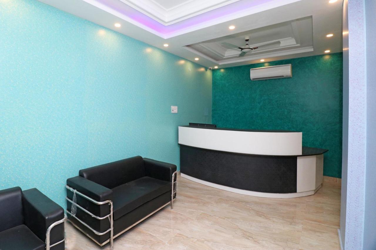Oyo 25130 Hotel Royal Inn New Delhi Luaran gambar
