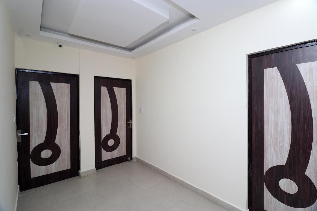 Oyo 25130 Hotel Royal Inn New Delhi Luaran gambar
